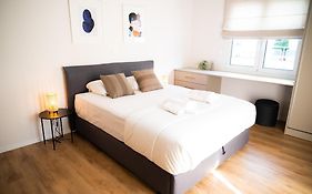 Urban Comfort 2 Bdrm Next To Metro